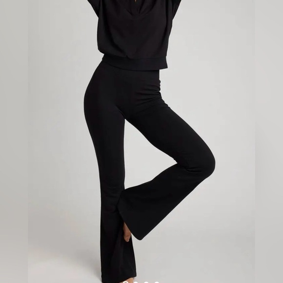 DYI Define Your Inspiration Black Flare Leggings - Picture 7 of 7